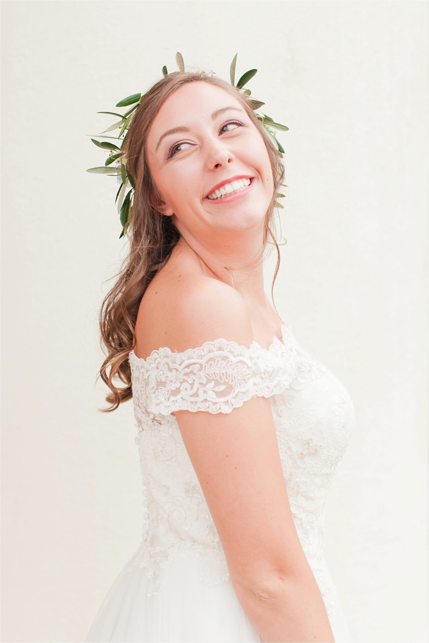 Bridal Portrait Session at Spring Hill College-Byrne Hall-Ginny-Alabama photographer-Wedding bouquet-Bride-Lace wedding dress-Bridal shoot inspiration