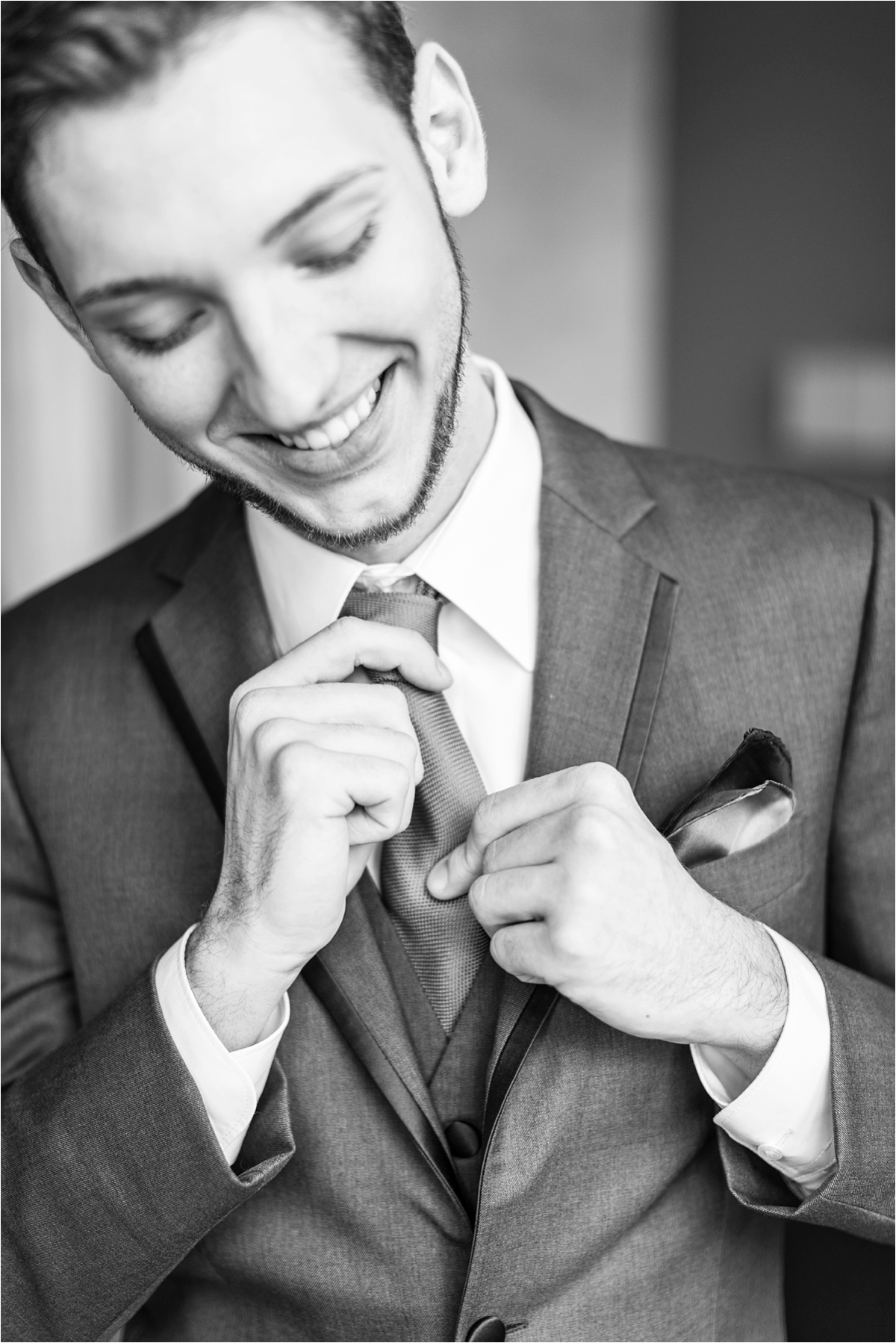 groom-tie-wedding-alabama-photographer-getting-ready