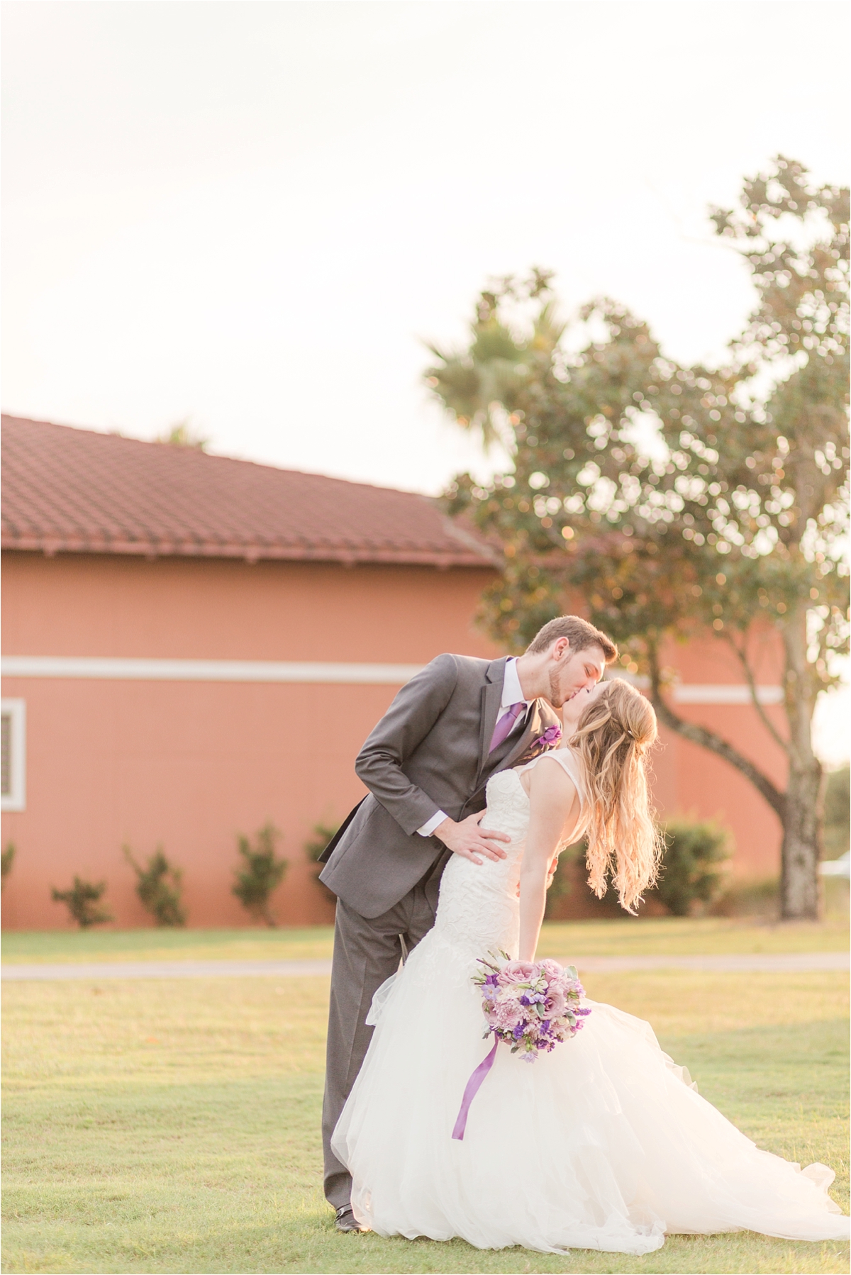bride-groom-photos-portraits-alabama-wedding-photographer-dipping-kiss