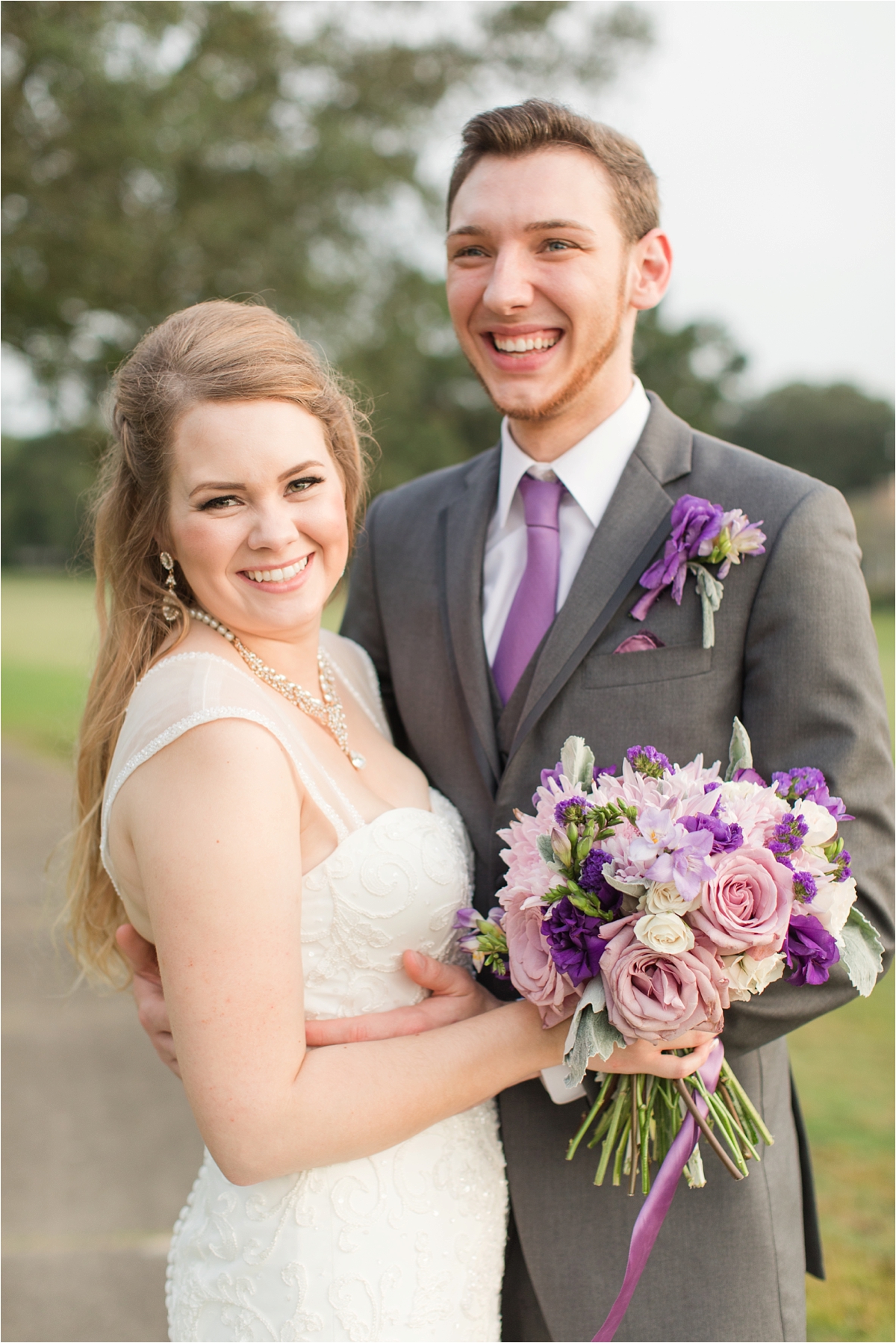 bride-groom-portraits-photos-chunky-jewelry-lavender-bouquet-alabama-wedding-photographer