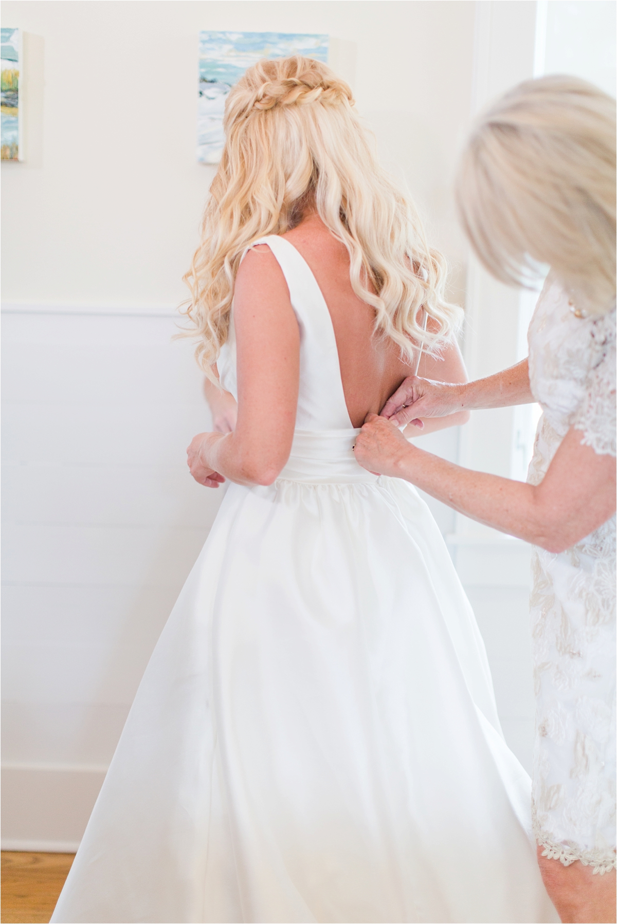 Seaside Florida Wedding Photographer-Catherine Carter + Brian-Bridal party-Wedding dress-Alabama photographer-Mom and daughter