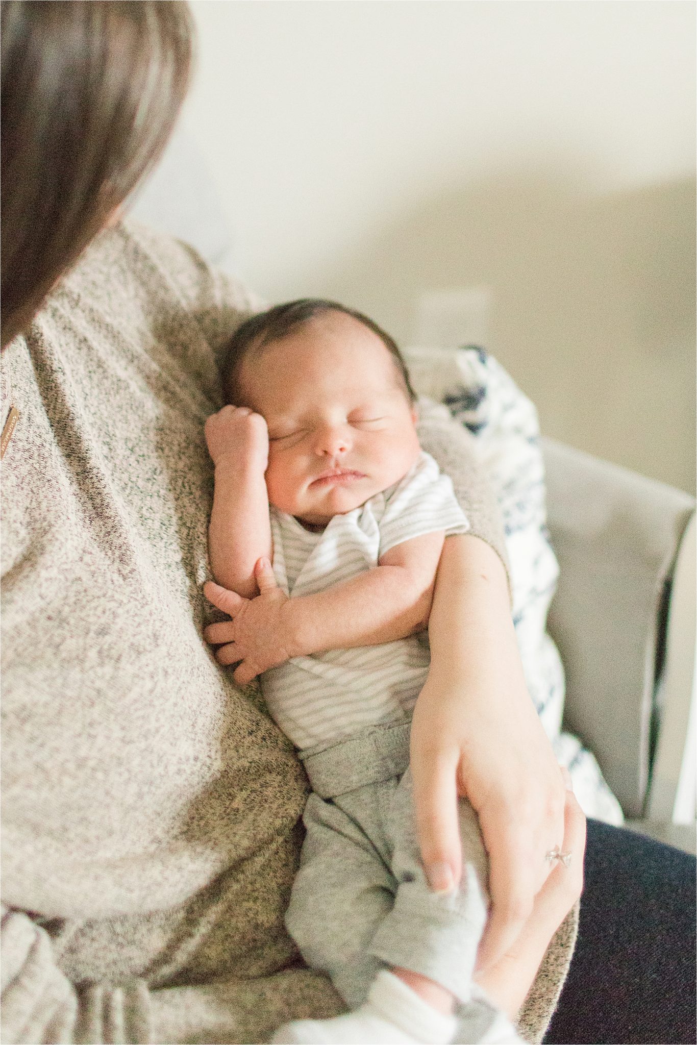 baby-lifestyle-photographer-alabama-newborn-photography-mother and baby