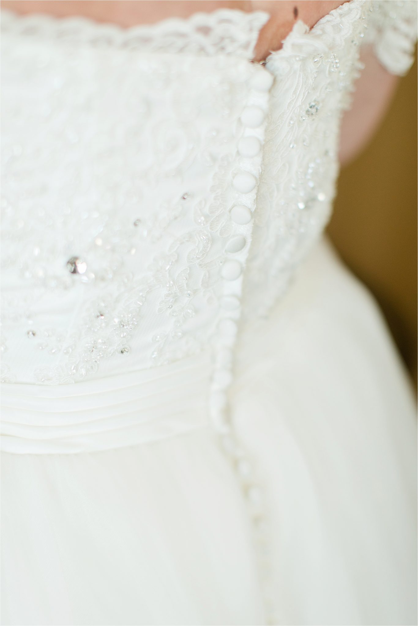wedding-dress-detail-buttons-back-alabama-wedding-photographer