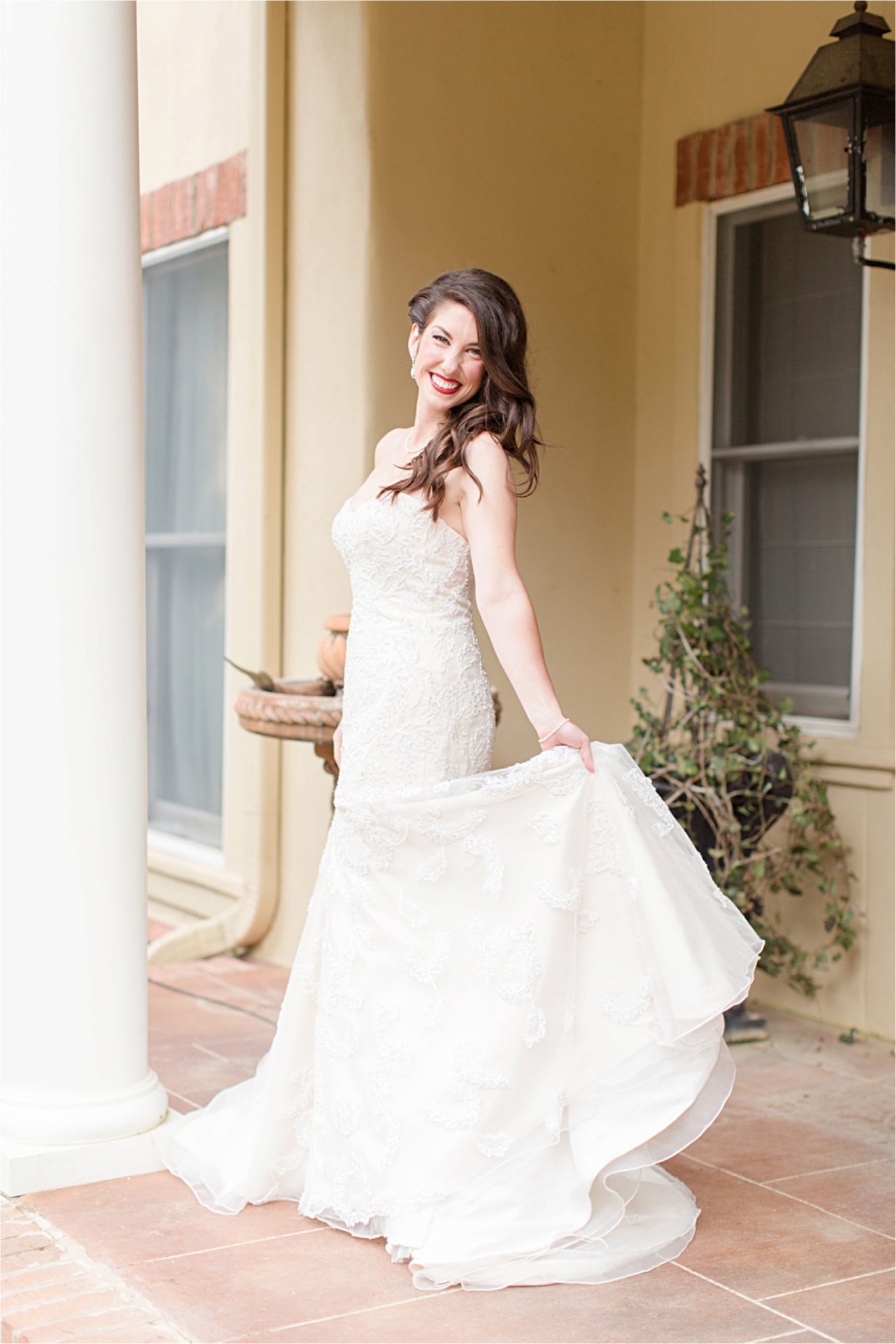 Bella sera gardens-mermaid wedding stress-flare skirt-loose curls-wedding hair