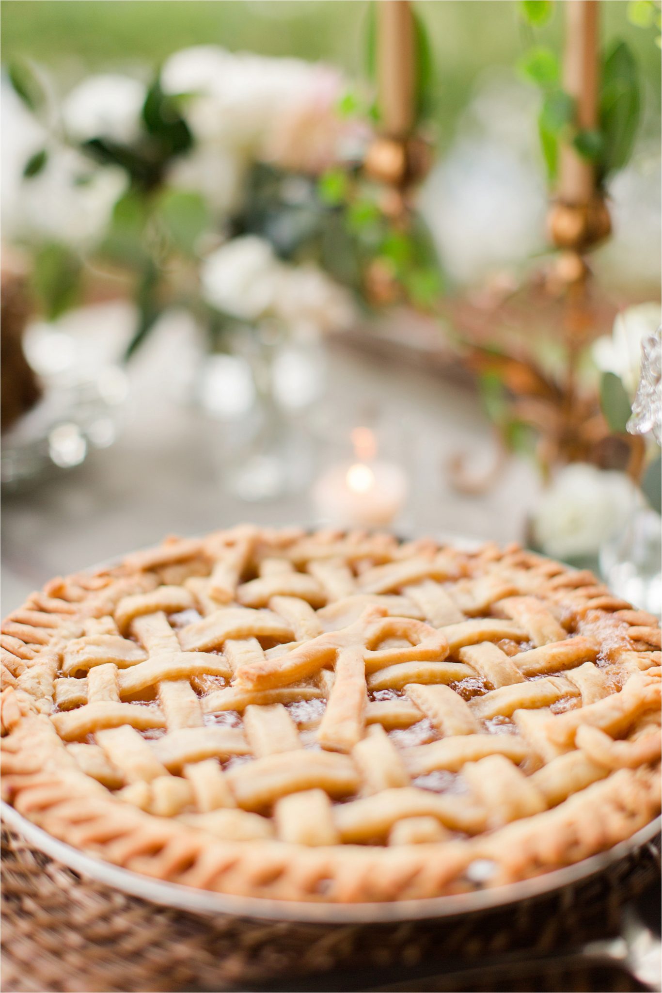 wedding-recpetion-dessert-table-apple-pie-rehearsal-dinner