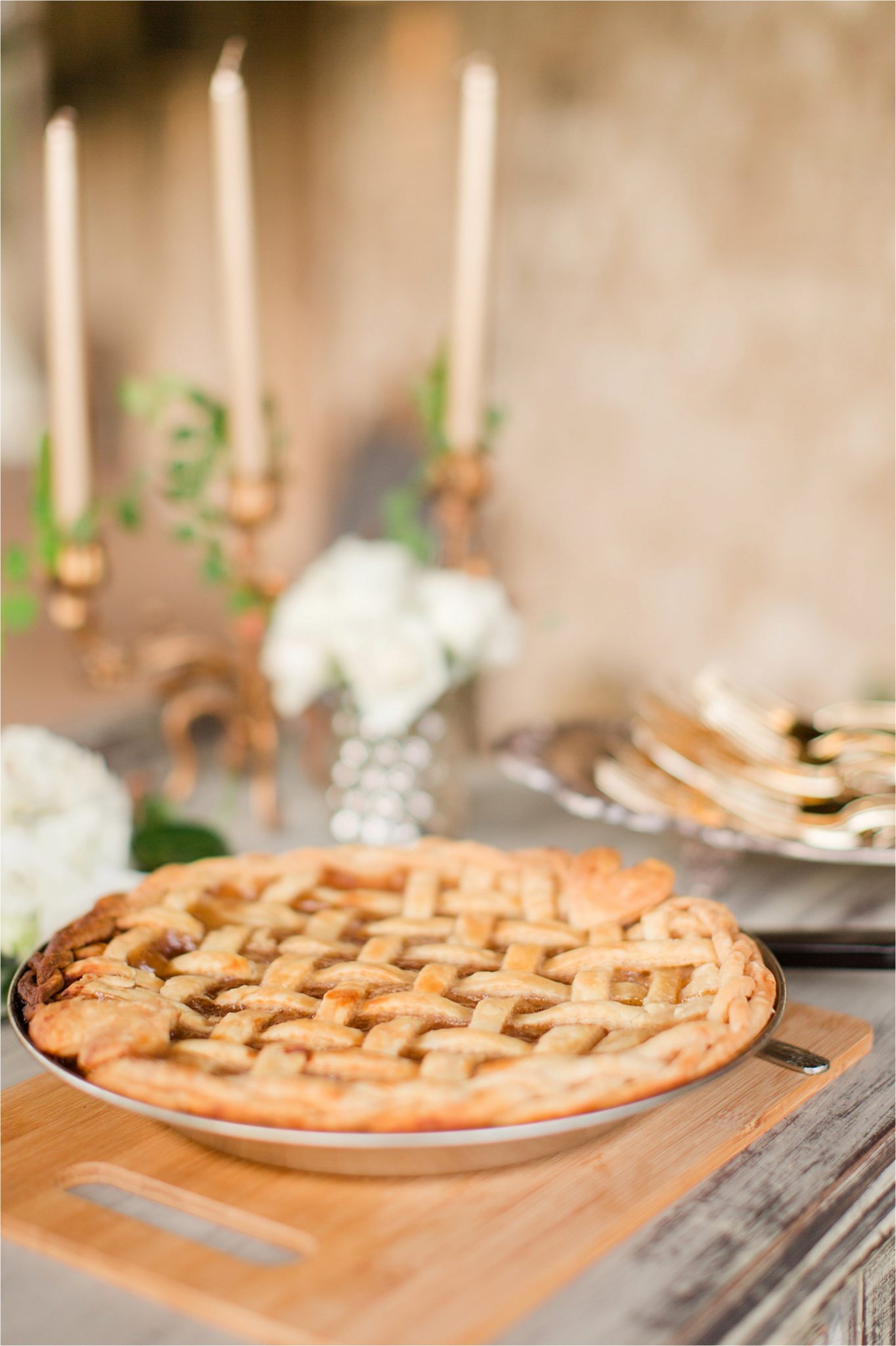 wedding-recpetion-dessert-table-apple-pie-rehearsal-dinner