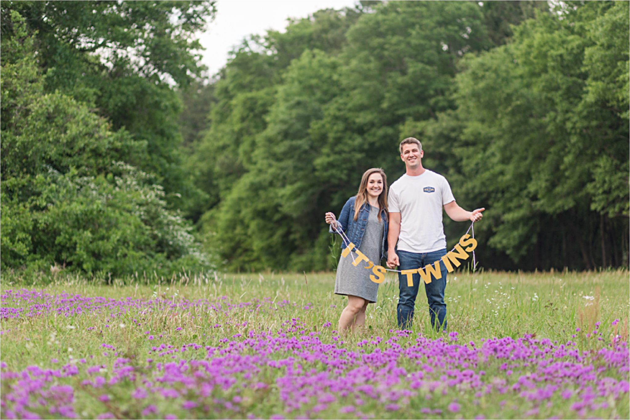 Twin babies-baby announcement-sonogram twins-twin announcement-photoshoot-Alabama Photographer