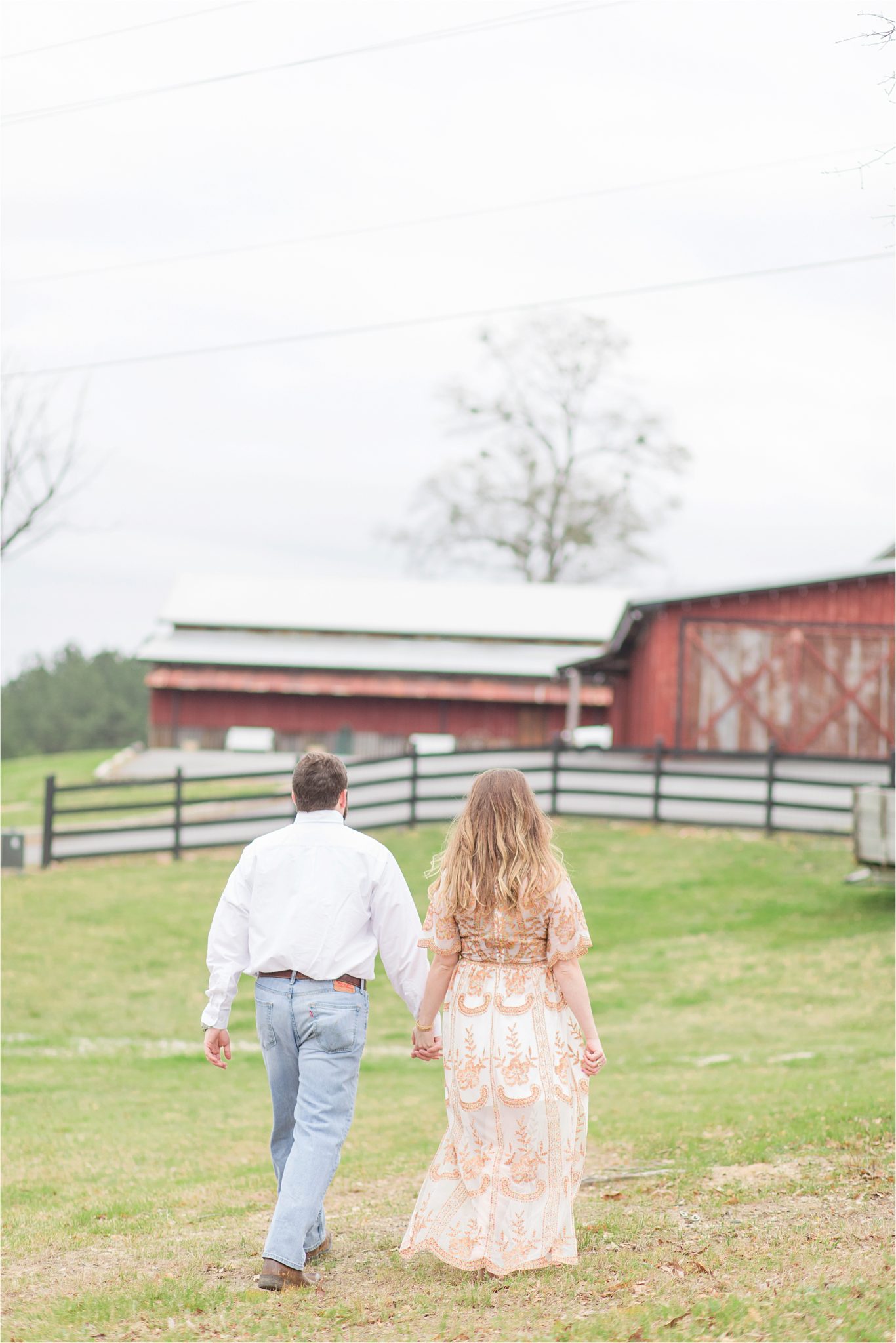 auburn-alabama-wedding-photographer-engagement-sessions-barn-farm