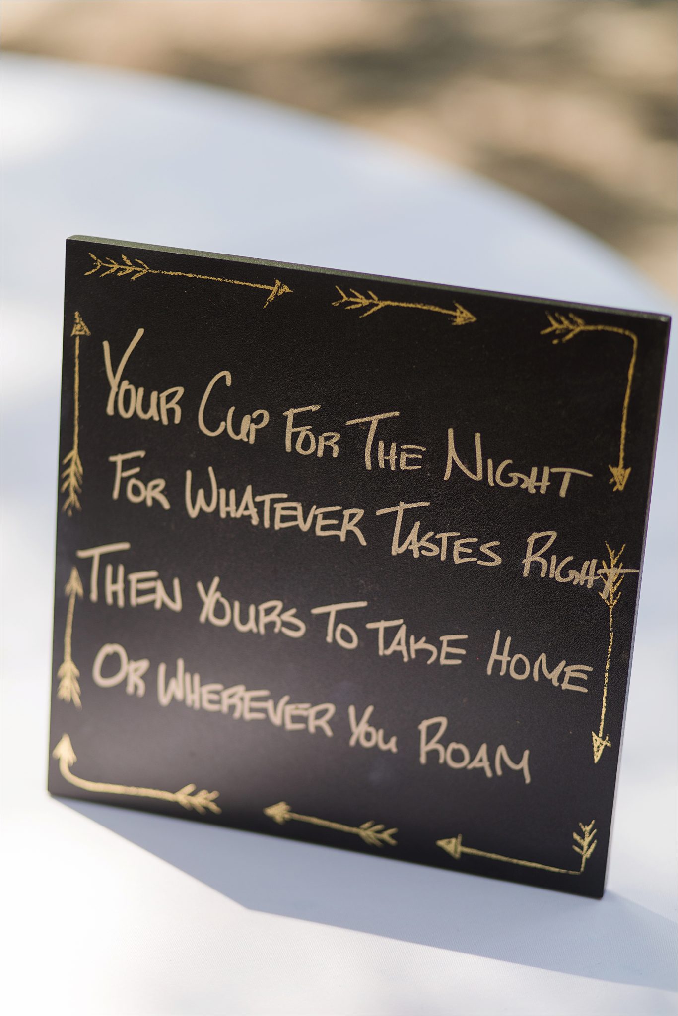 unique wedding favor ideas-wedding signs-cups as wedding favors-new guest gifts