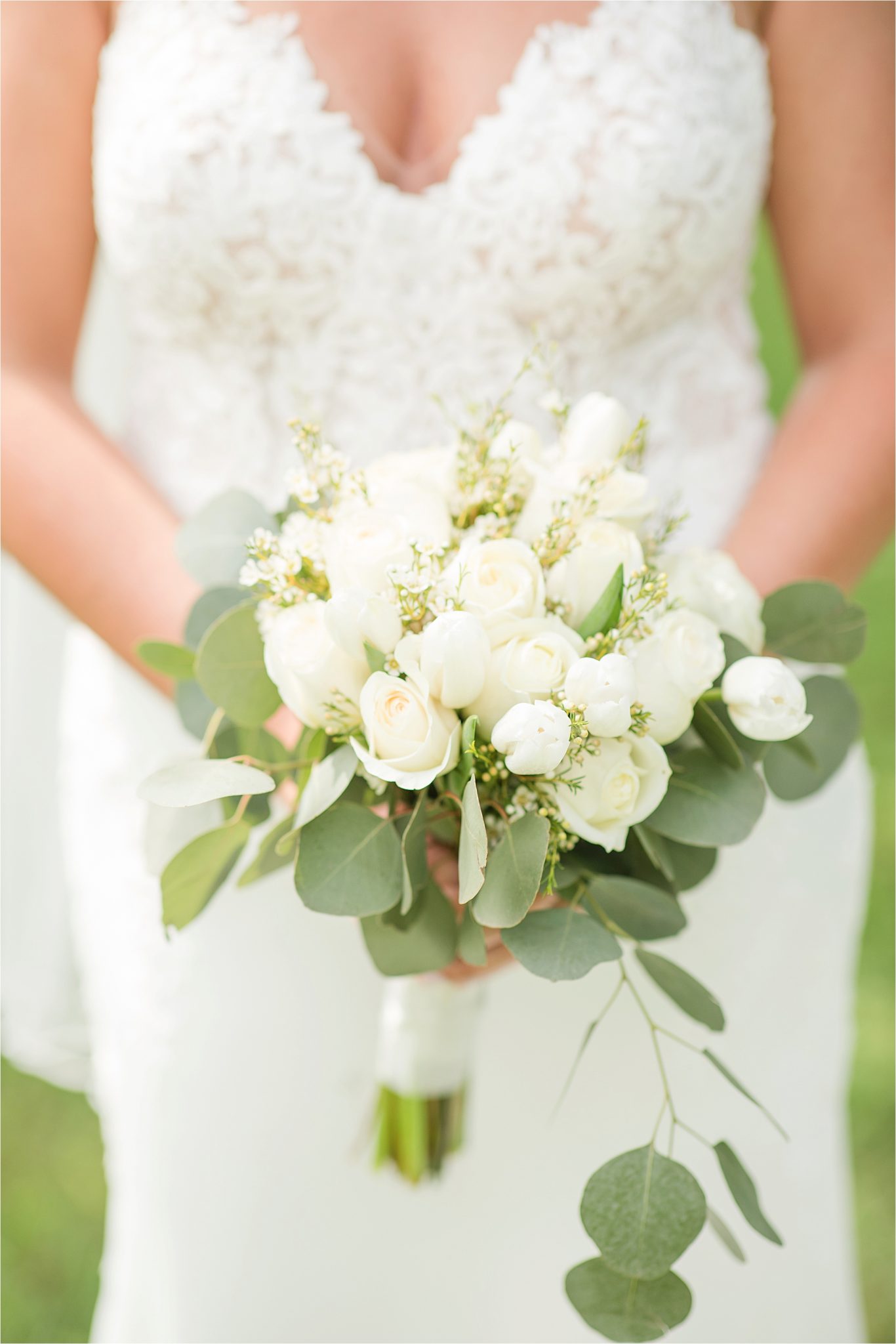 Hedge Farm Wedding, Alabama Wedding Photographer, Barn Wedding, Wedding florals, Neutrals