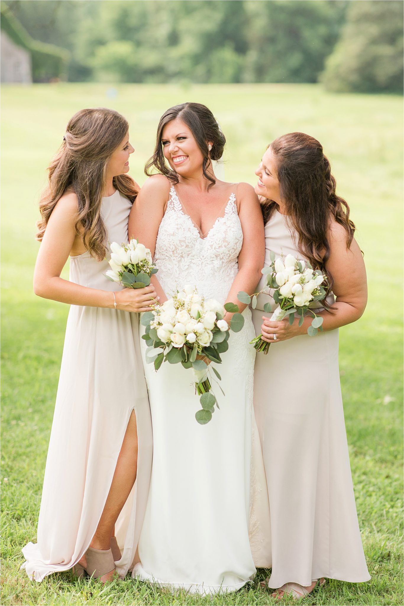 Hedge Farm Wedding, Alabama Wedding Photographer, Barn Wedding, Bride and bridesmaids, Neutrals