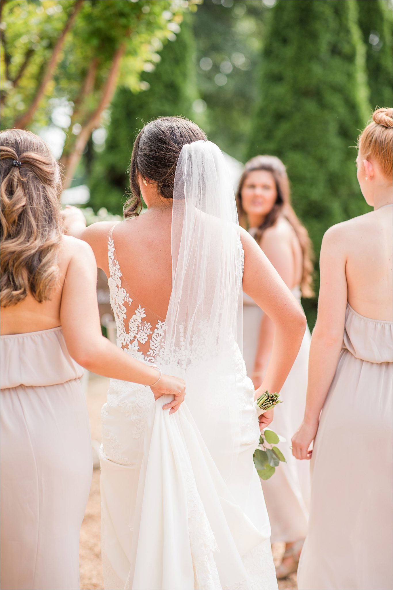 Hedge Farm Wedding, Alabama Wedding Photographer, Barn Wedding, Bride and bridesmaids, Neutrals