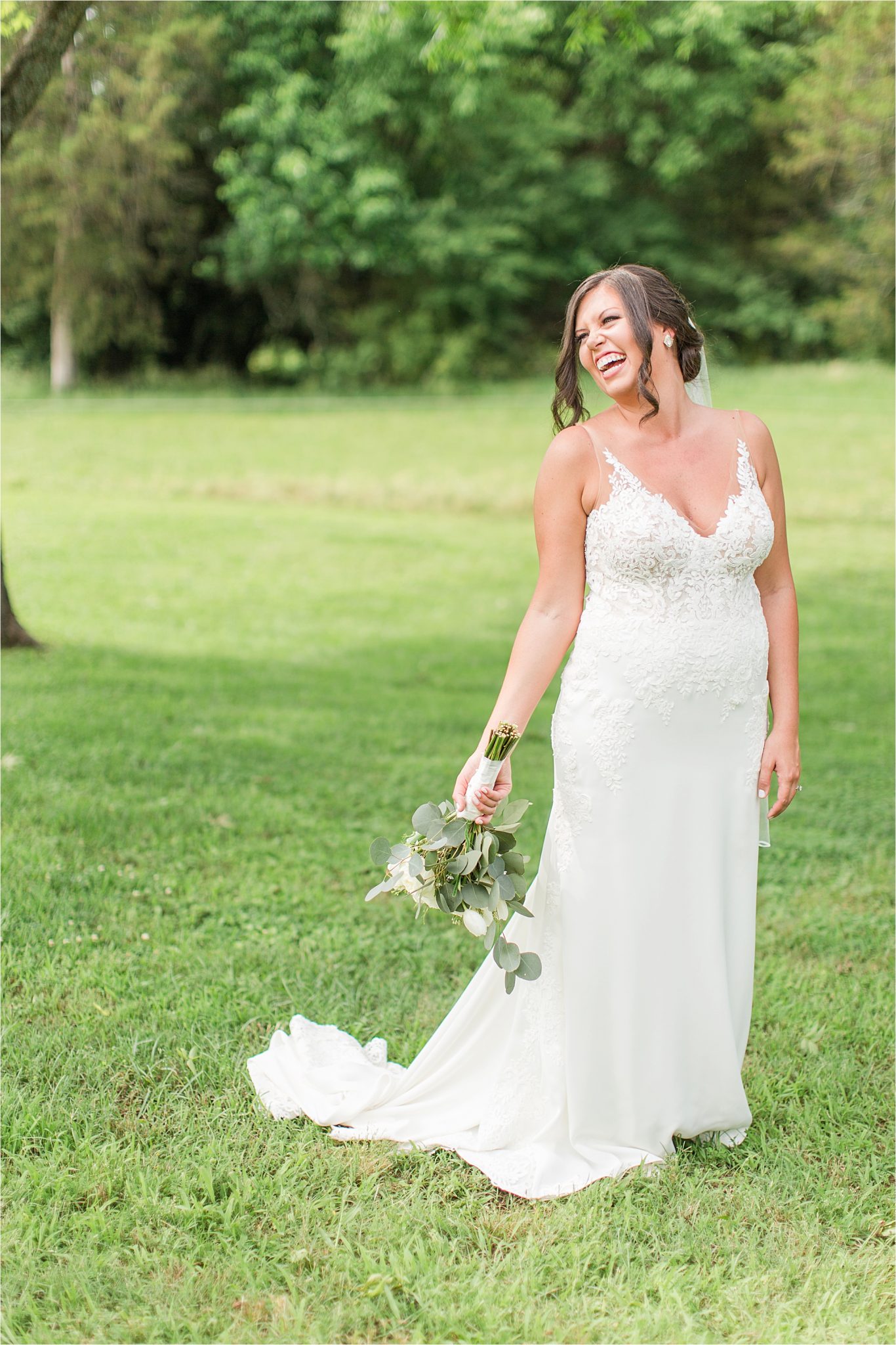 Hedge Farm Wedding, Alabama Wedding Photographer, Barn Wedding, Bride, Neutrals