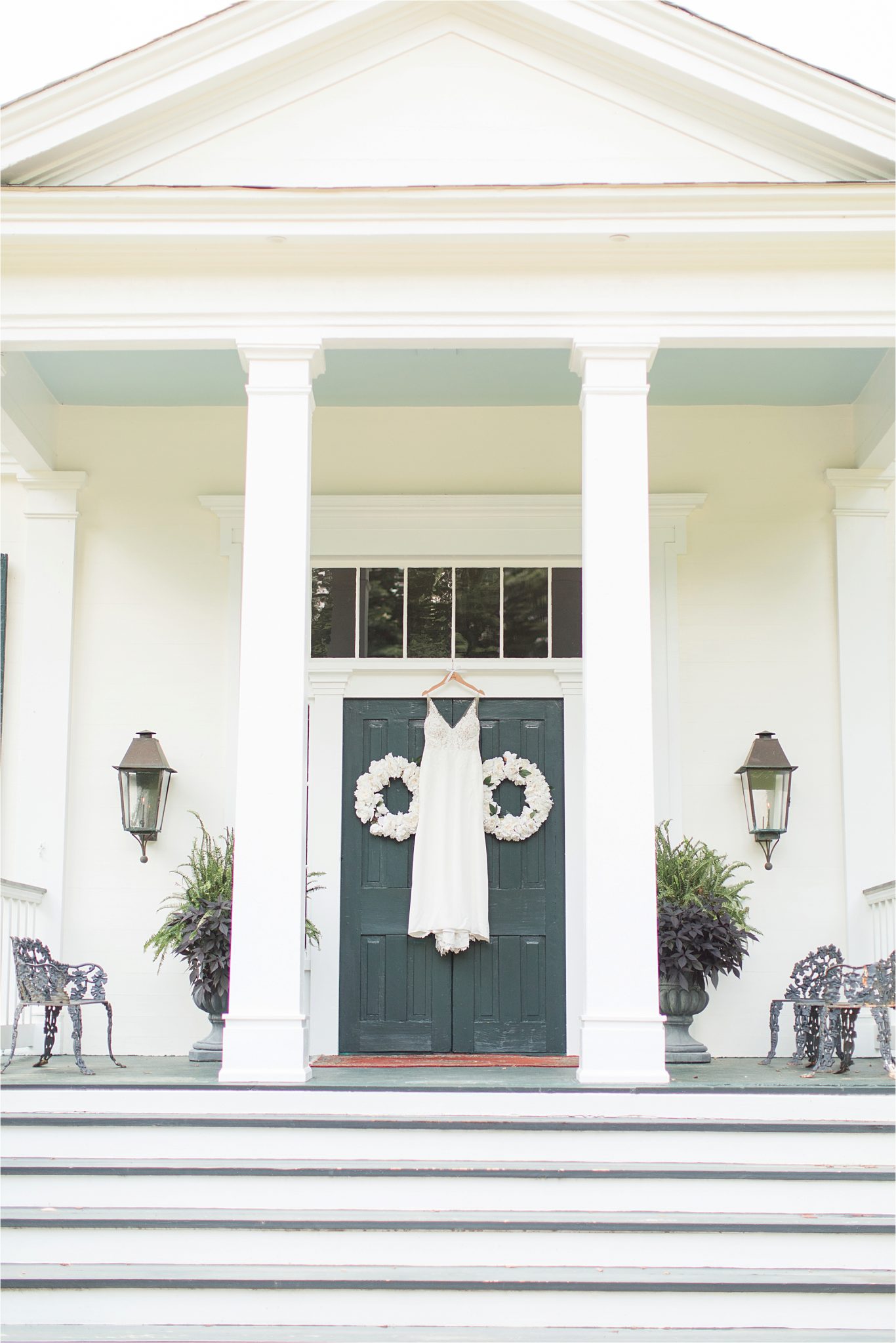 Hedge Farm Wedding , Alabama Wedding Photographer, Barn Wedding, Wedding Dress