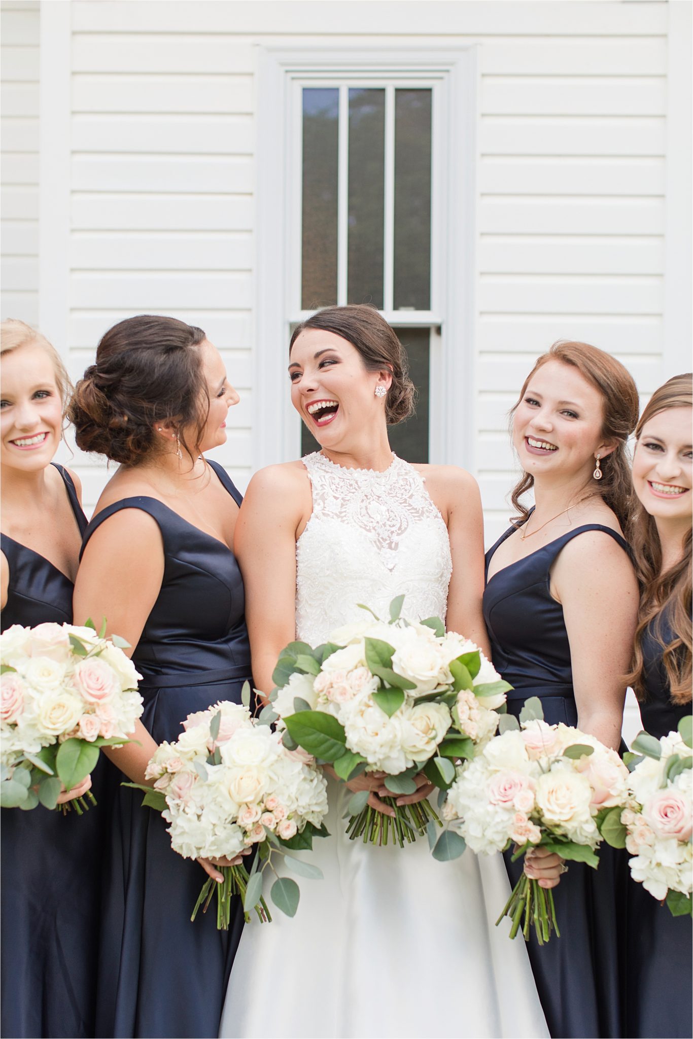 Sonnet House, Birmingham Alabama Wedding Photographer, Bride and bridesmaid, Wedding bouquets 
