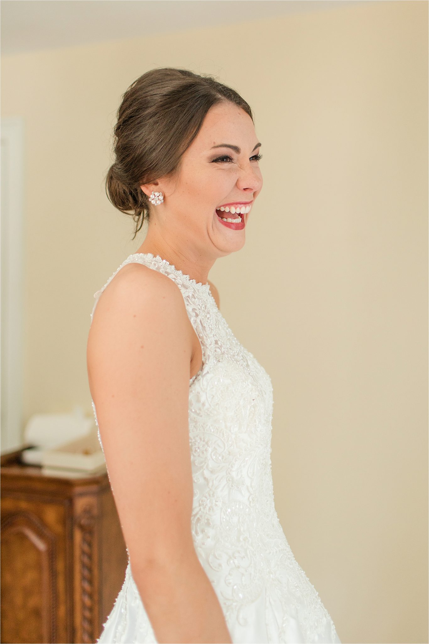 Sonnet House, Birmingham Alabama Wedding Photographer, Bridal portrait, Wedding dress reveal