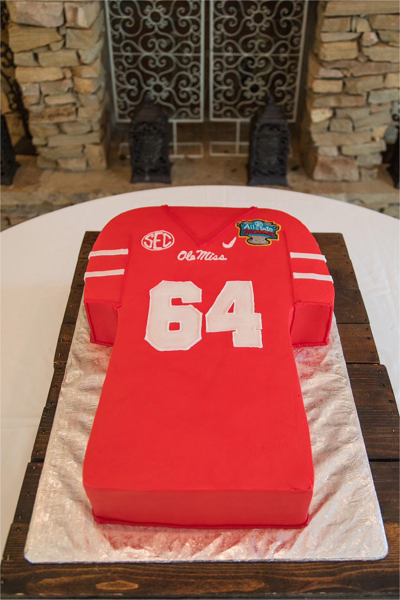 Ole Miss Grooms Cake ideas | Alabama Wedding Photographer | Sonnet House Venue