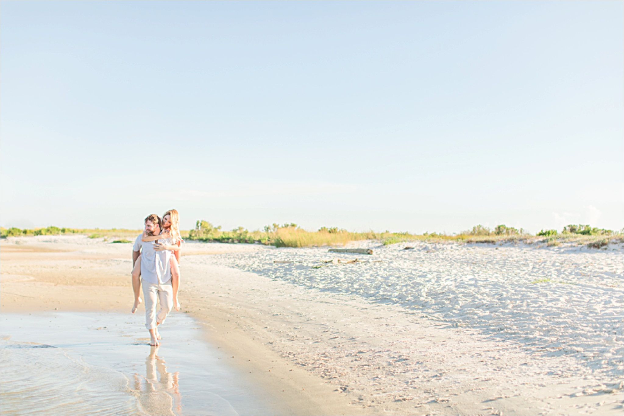 Beach engagement photos | Daulphin Island | Mobile wedding photographer | Candid couples |