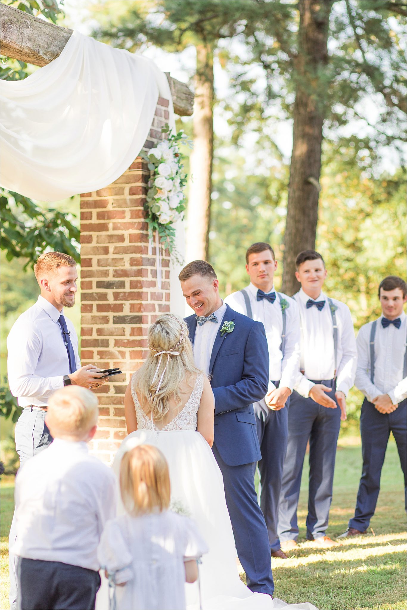 wedding-ceremony-alabama-wedding-photographer-blue-navy-vows