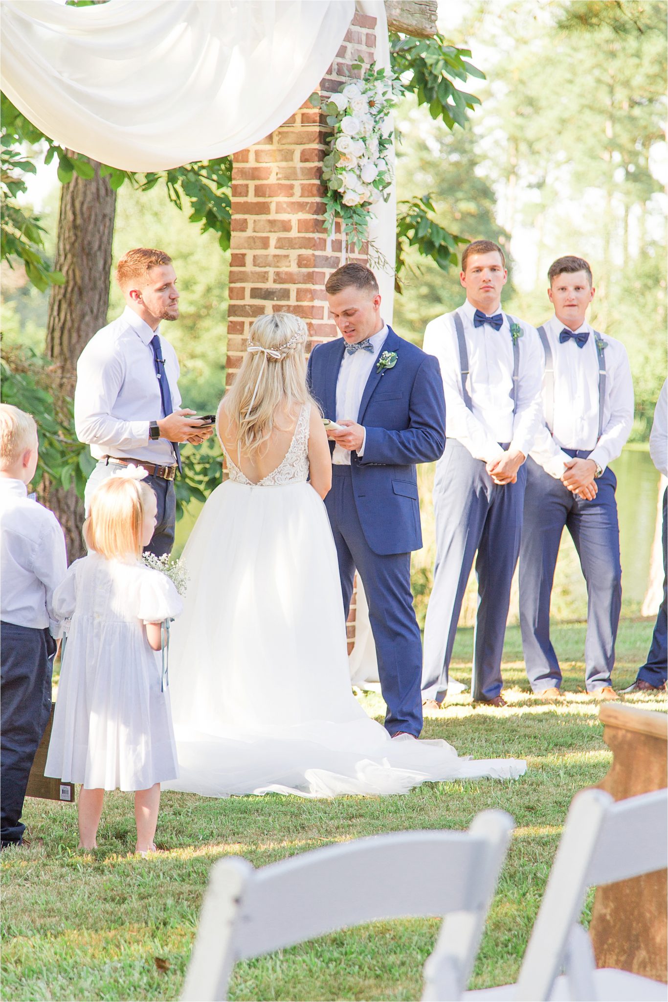 wedding-ceremony-alabama-wedding-photographer-blue-navy-vows