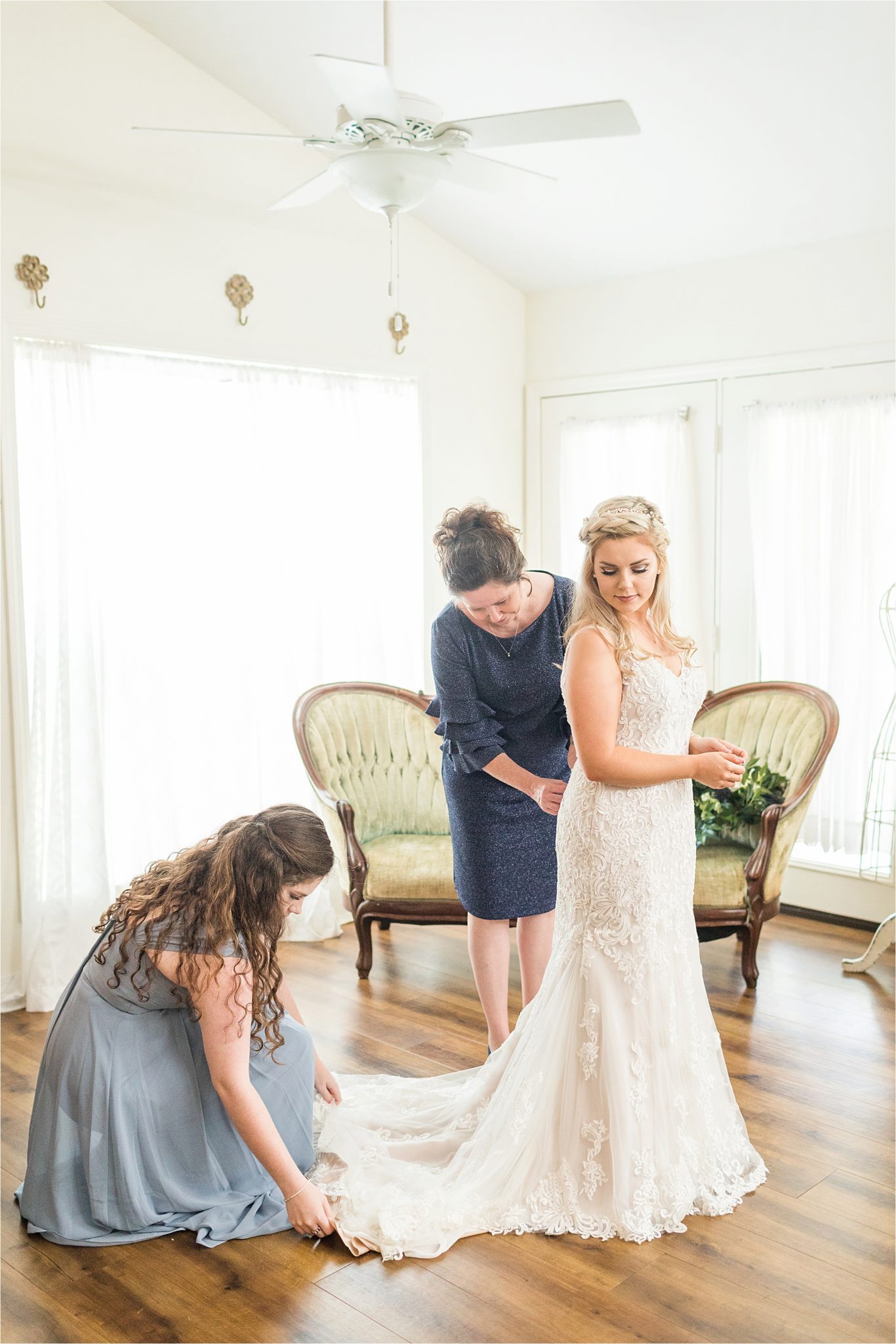 mother-daughter-maid of honor-sister-getting-ready-mother of the bride-precious-moments