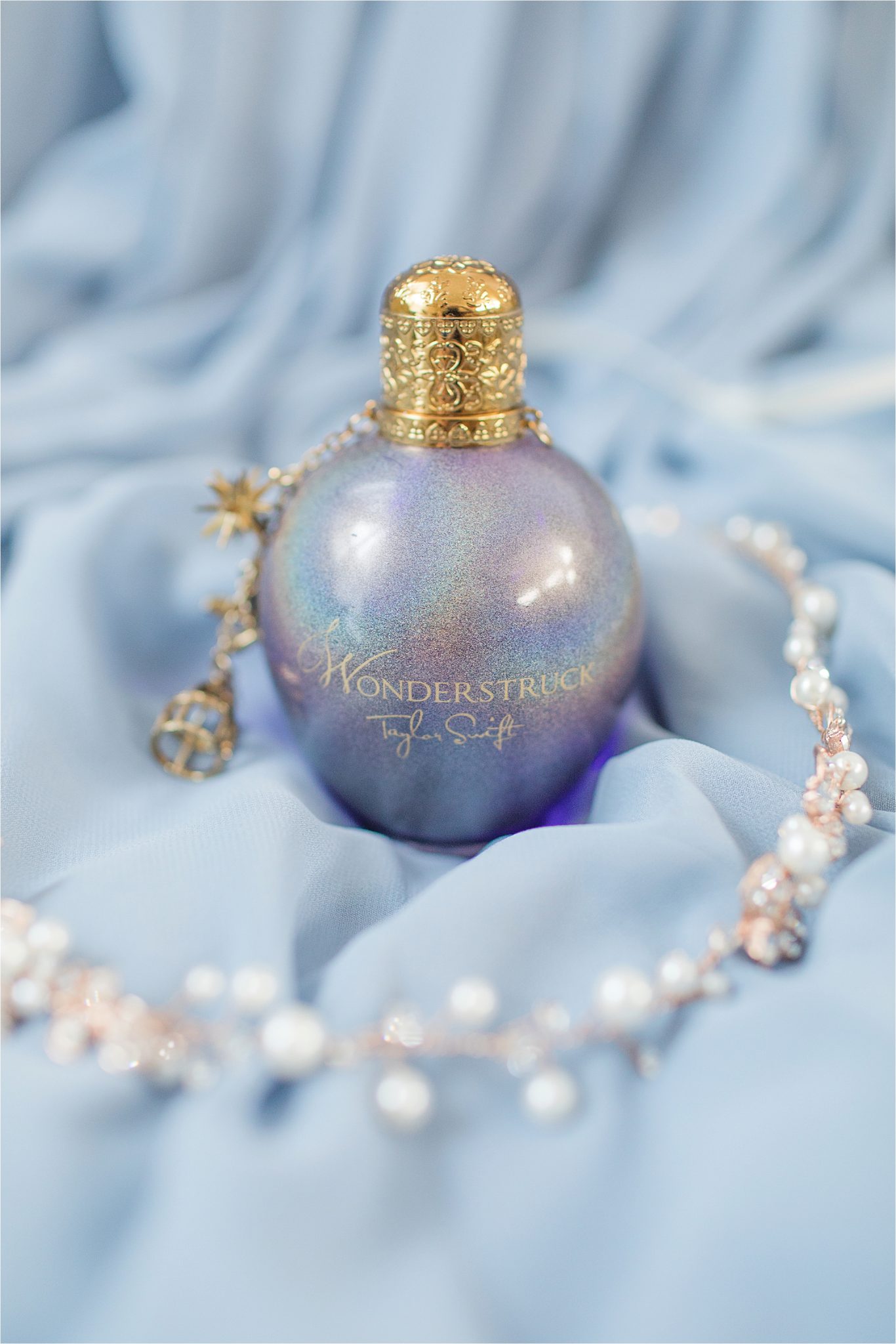 taylor-swift-wonderstruck-perfume-bottle-bridal-details