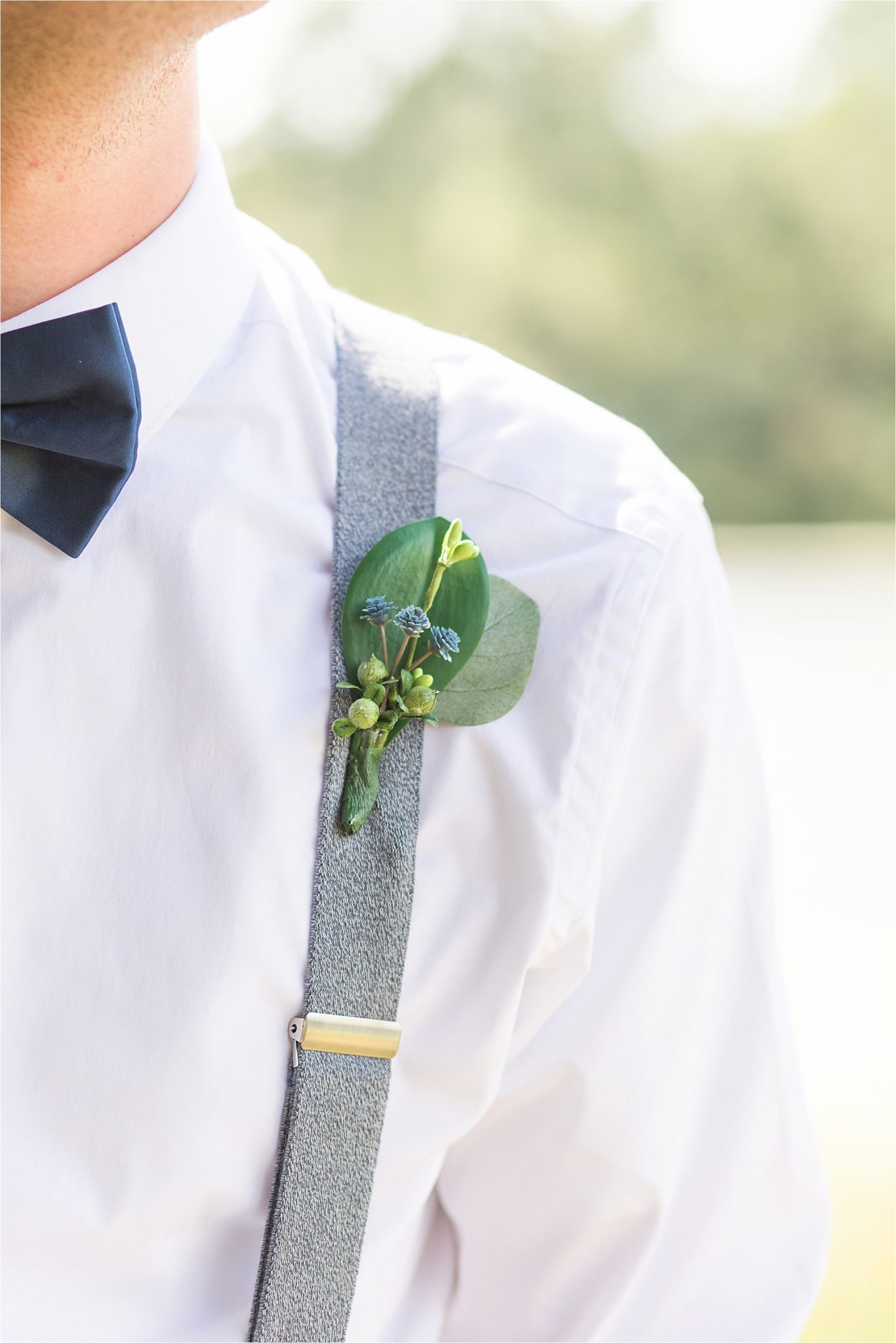 groomsmen-details-corsage-blue-wedding-navy-periwinkle-suspenders